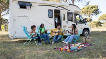 Roadschooling: Tips for Traveling Homeschoolers