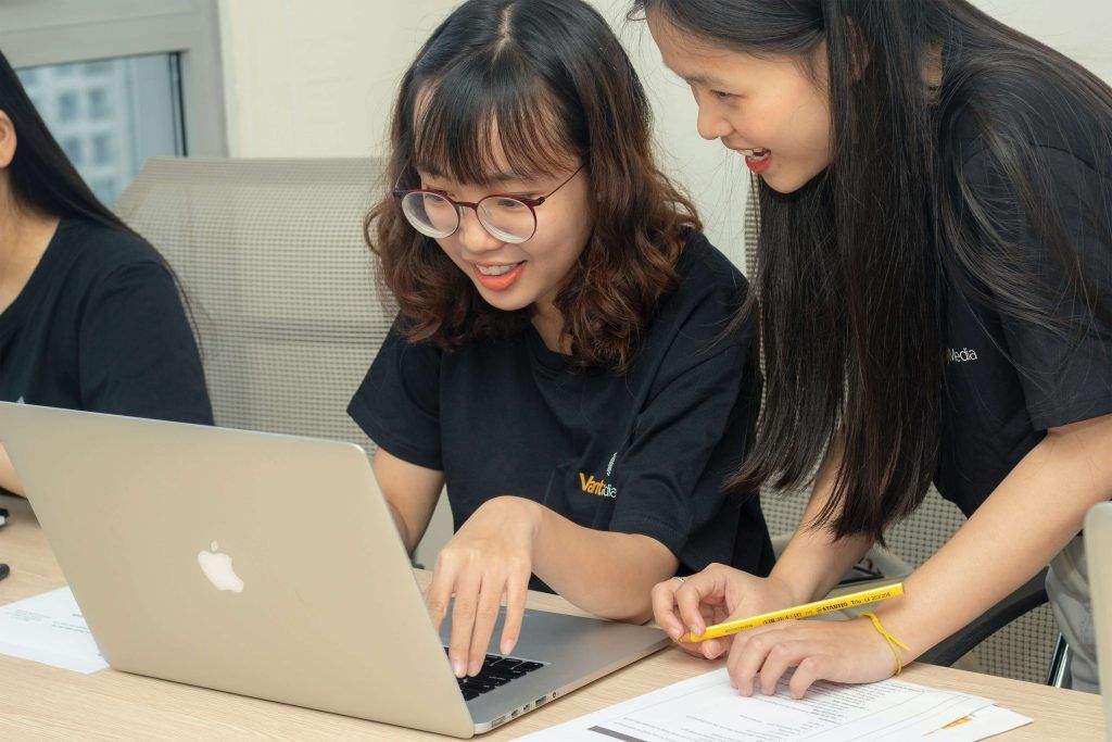 Dyslexia reading help from a reading tutor