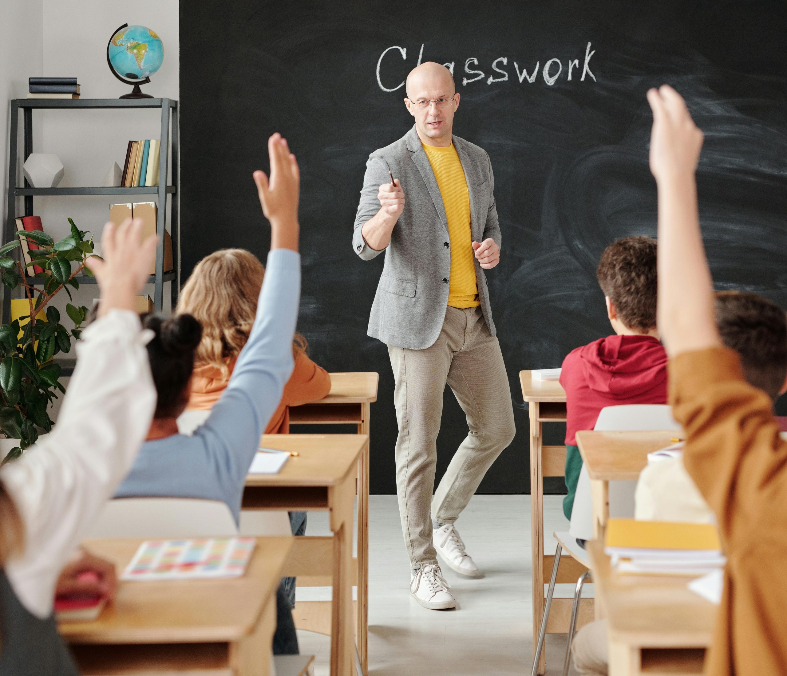 Asking questions and active discussions as best studying methods