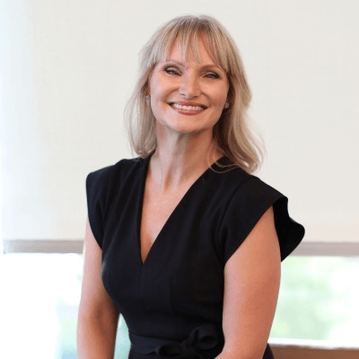 Author Julia Myers