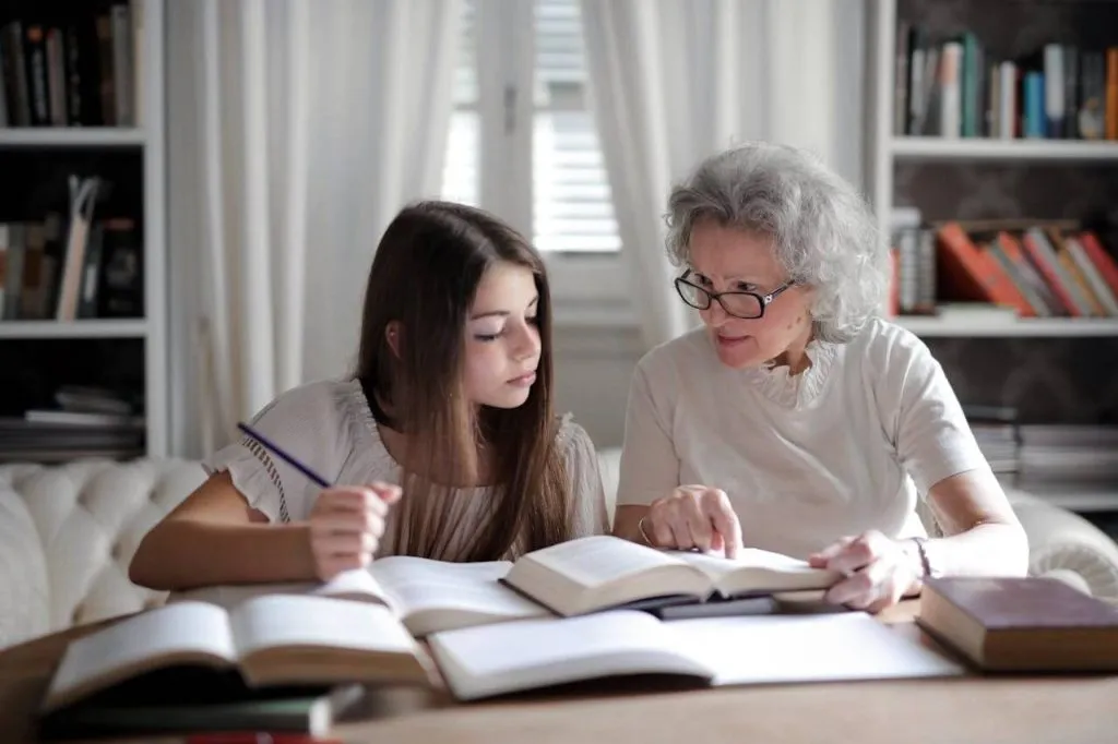 Family read-alouds for teaching context clues at home