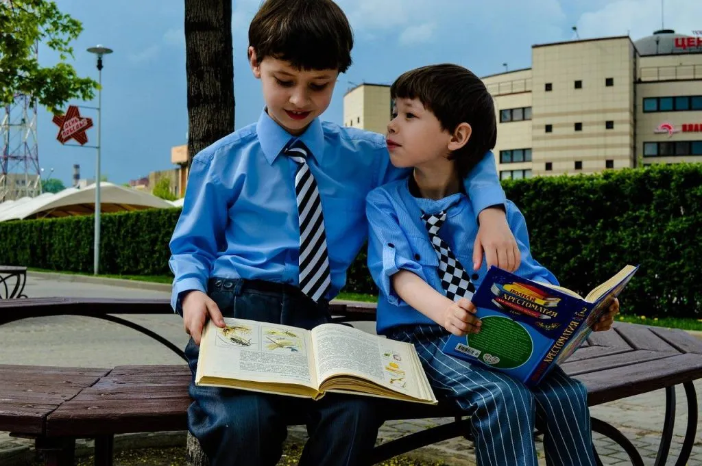 20 funny quotes about books and reading