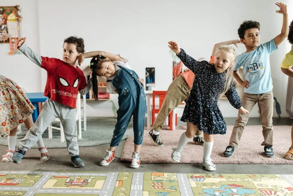 Vocabulary game for kids #15. Freeze dance words