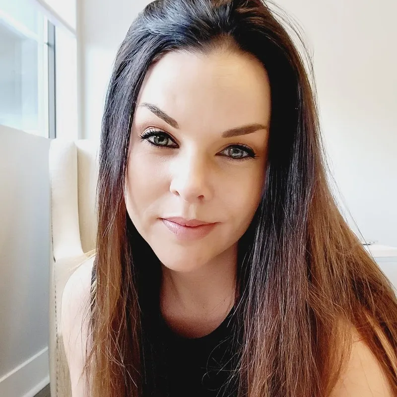 Author Amy Mosset